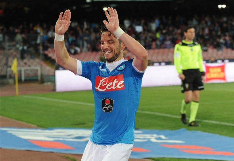 Mertens scherza con la fotocamera: guardate cosa ha scritto dal ritiro della Nazionale!