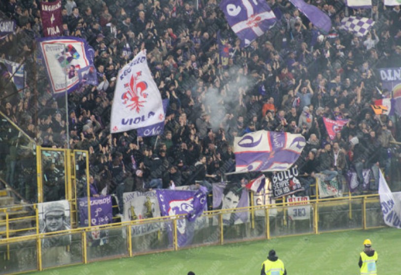 I tifosi dell'Inter a Firenze: Noi non siamo napoletani. Esemplare risposta dei supporter viola