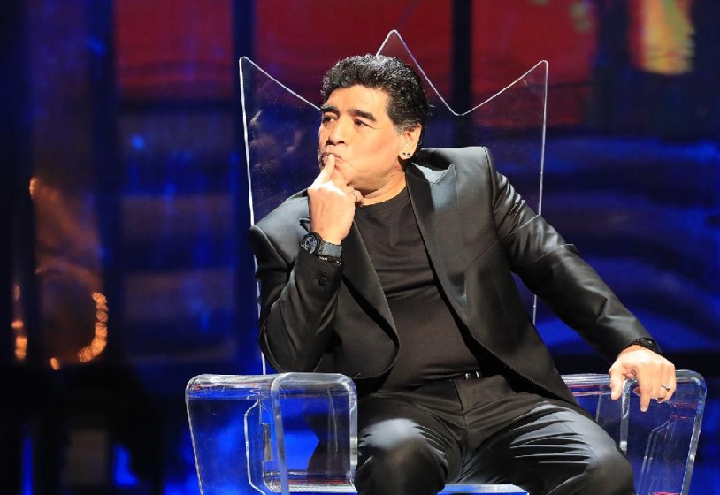 Maradona attore al San Carlo, il racconto di uno show emozionante