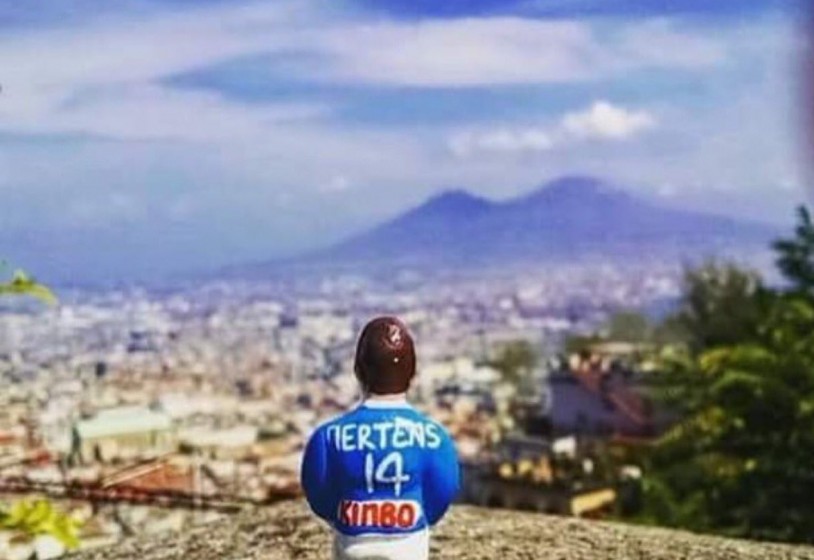 FOTO - Mertens mostra il panorama di Napoli e scrive: 