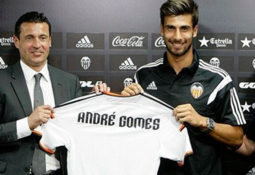 [VIDEO] De Laurentiis contatta l'agente di Andre Gomes