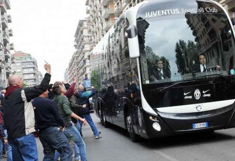 Scontri Tifosi Napoli-Juventus, Polstrada: Solo un diverbio