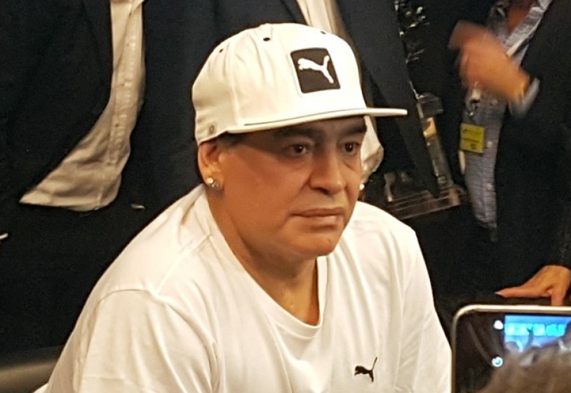 Lazio, Maradona canta l'inno biancoceleste